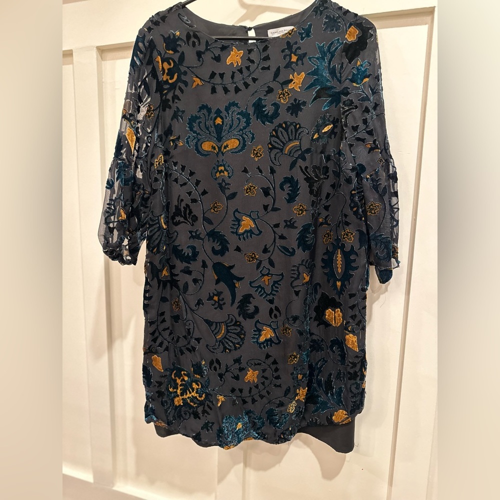 Dress with velvet details